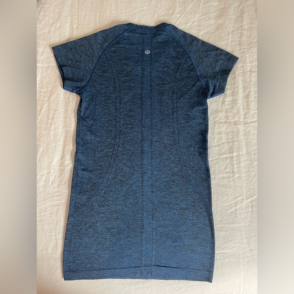 Lululemon Short Sleeve Shirt - Hip Length
